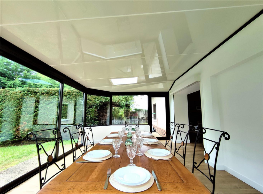 Long dining table on the veranda