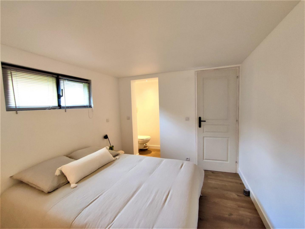 Ground-floor bedroom