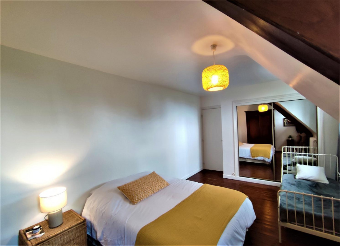 Upstairs double bedroom